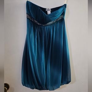 Great dress to get dolled up in.